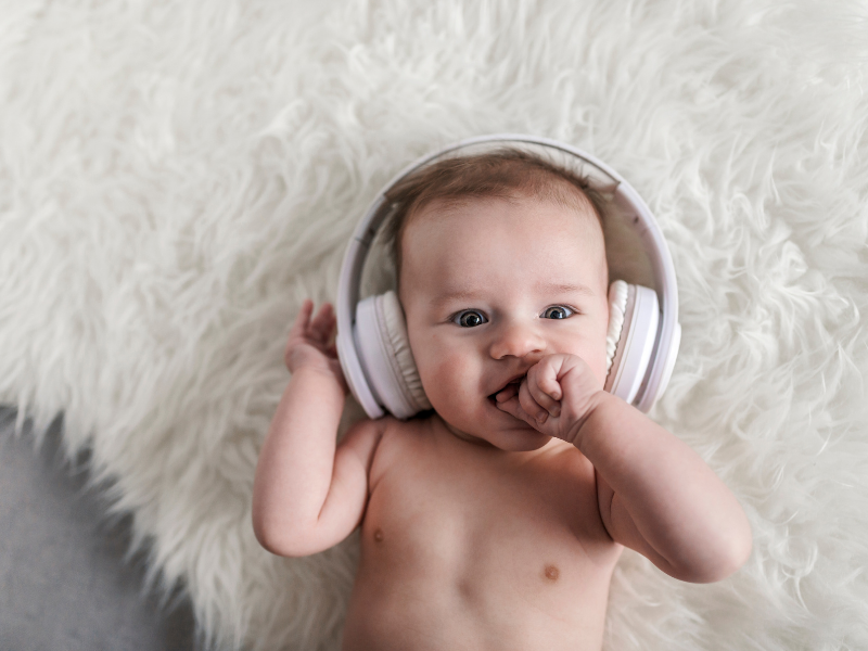 Cho trẻ nghe nhạc gì để thông minh